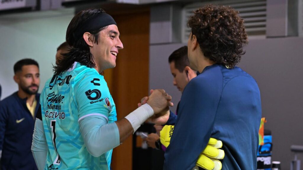 Carlos Acevedo y Memo Ochoa