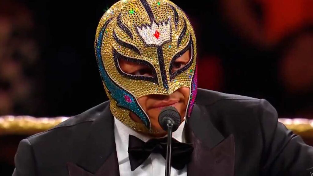 El luchador lució emotivo en la ceremonia de inducción | @WWE