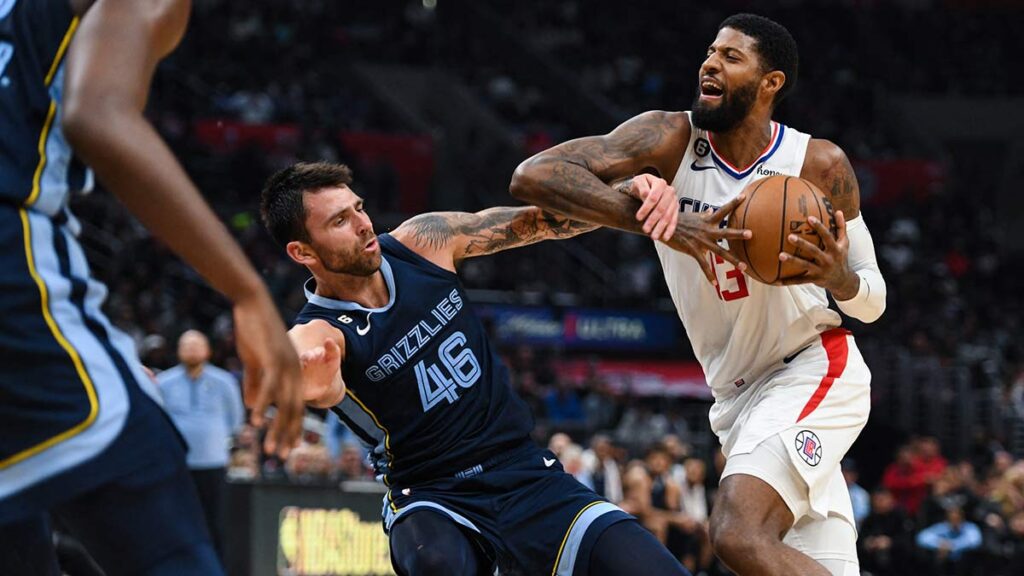Paul George comandó la remontada de los Clippers ante Memphis. Reuters