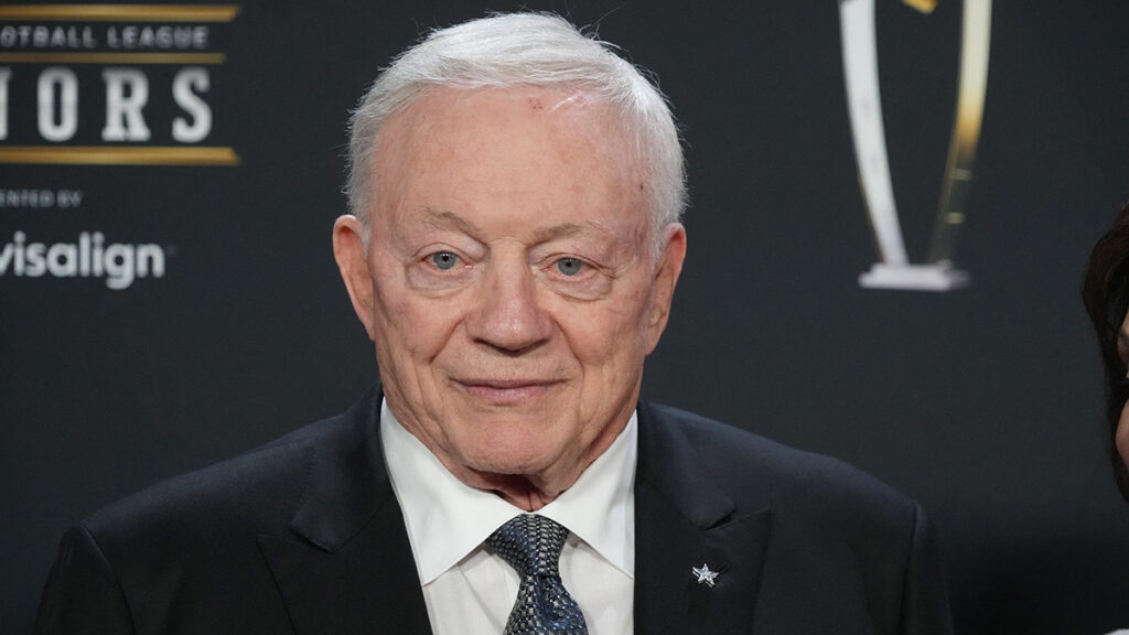 Jerry Jones, dueño de Cowboys, en el "ojo del huracán". Reuters