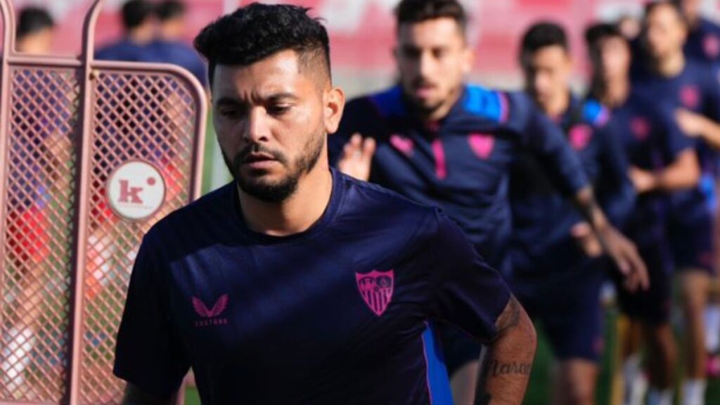 Tecatito Corona ya está de vuelta el Sevilla
