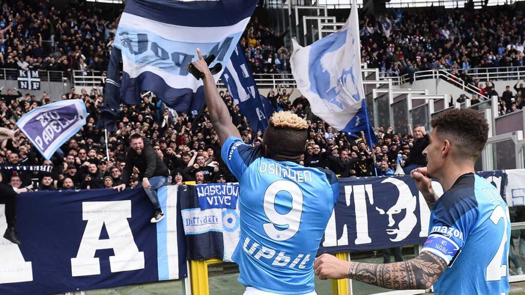 Victor Osimhen celebra su doblete ante el Torino. Reuters