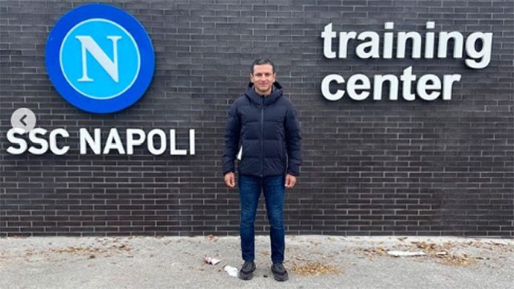 Jaime Lozano durante su visita al Napoli
