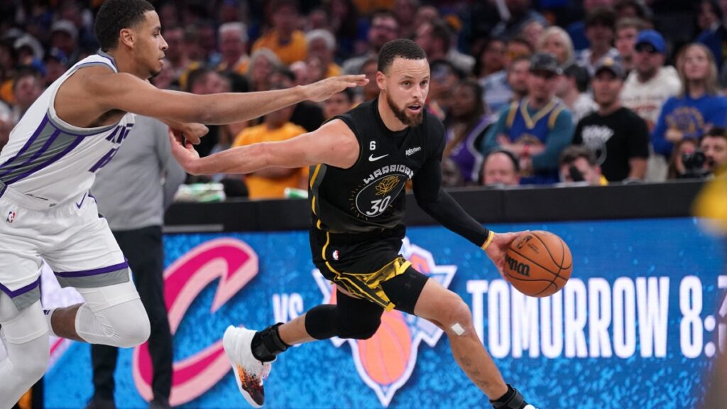 Warriors dominan a Kings en el tercer partido de Playoffs de la NBA