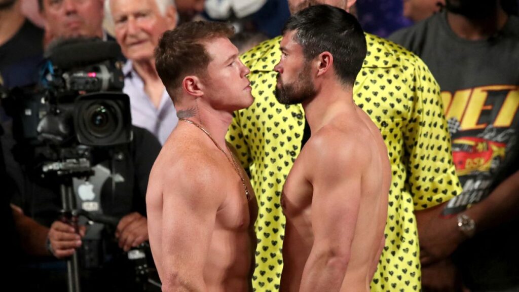 Canelo Álvarez y John Ryder no tuvieron problemas para vencer a la báscula en este viernes de pesaje previo a su combate.