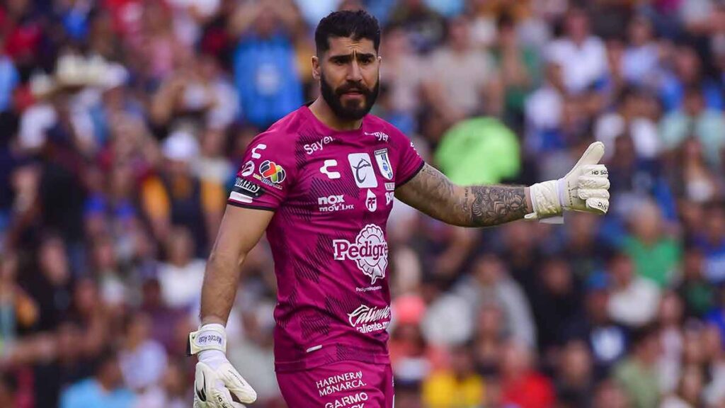 El portero mexicano culminó antes su préstamo con Querétaro. Imago 7