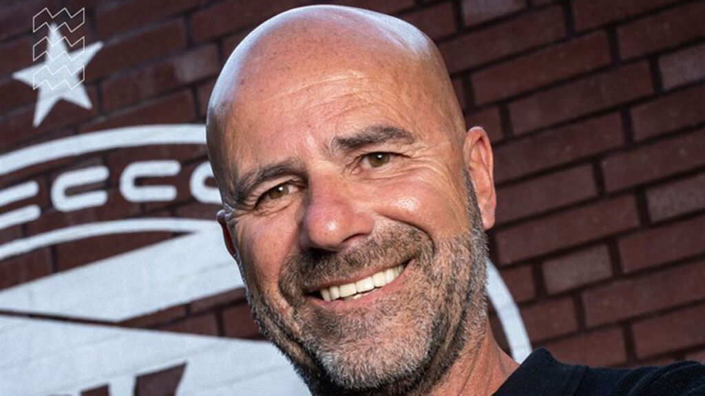 Peter Bosz firmó por tres temporadas con el PSV. @PSV