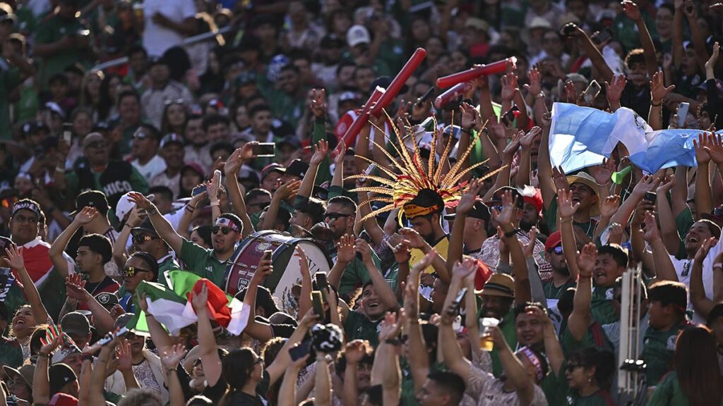 Concacaf y la Policía de Santa Clara unen fuerzas en busca del agresor del México-Qatar. Imago 7
