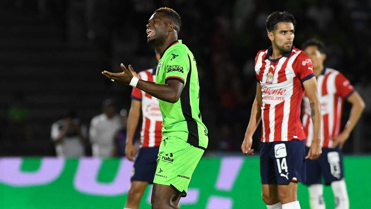 Avilés Hurtado cobró el penalti para el empate ante Chivas. Imago 7