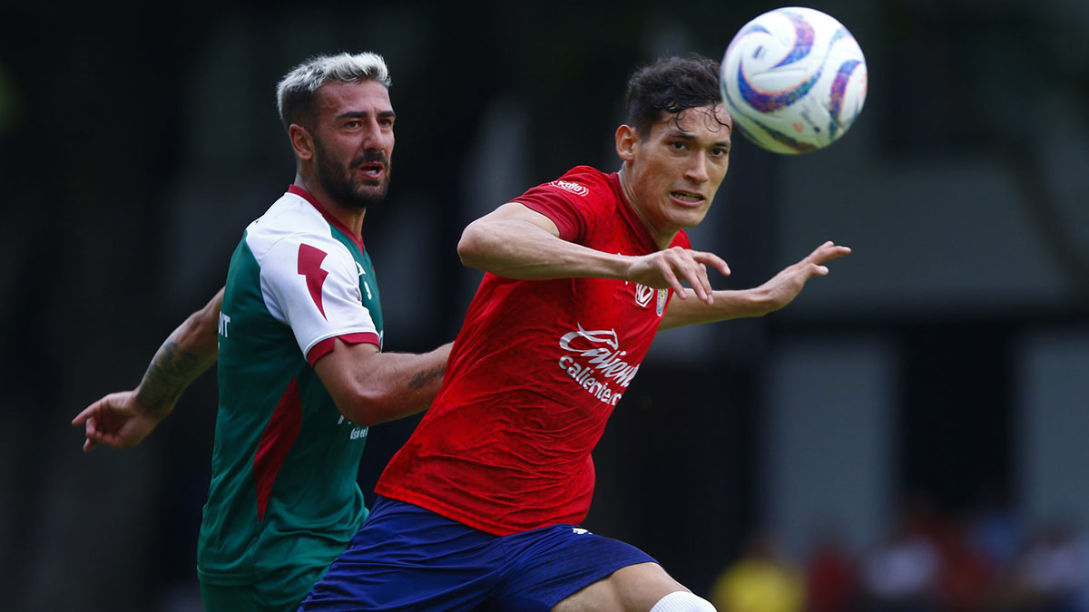 Chivas y Necaxa empatan a dos goles en amistoso en Verde Valle
