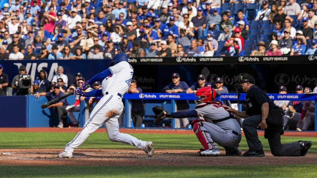 Toronto se mantiene en la lucha por un lugar a playoffs. AP