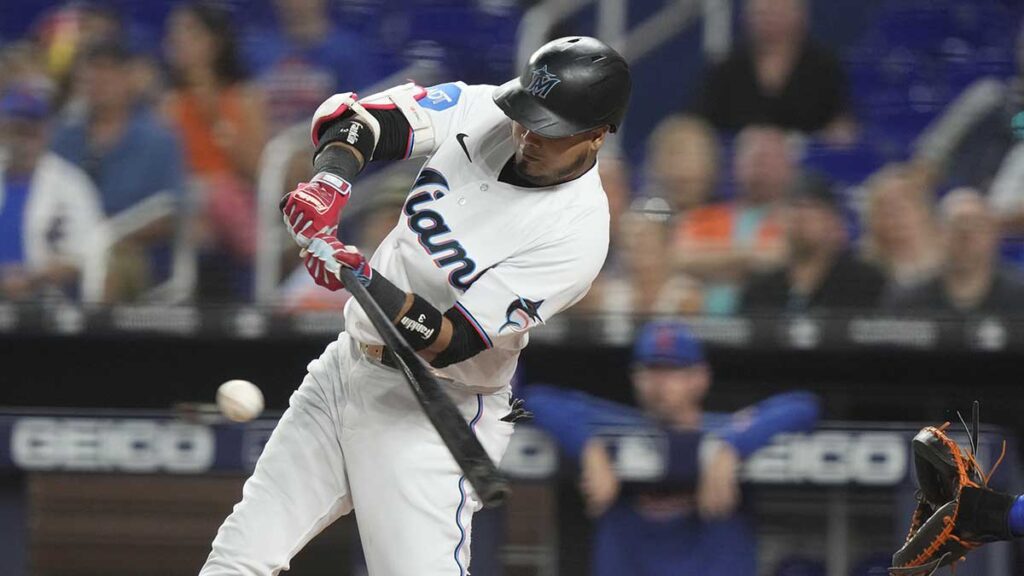 Luis Arráez terminó con un promedio de .354. AP