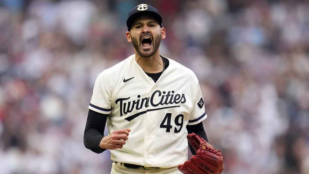 López permitió una carrera y cinco hits en cinco episodios y dos tercios. AP
