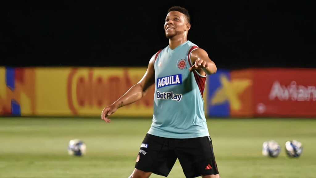 Frank Fabra entrenando con la Selección.