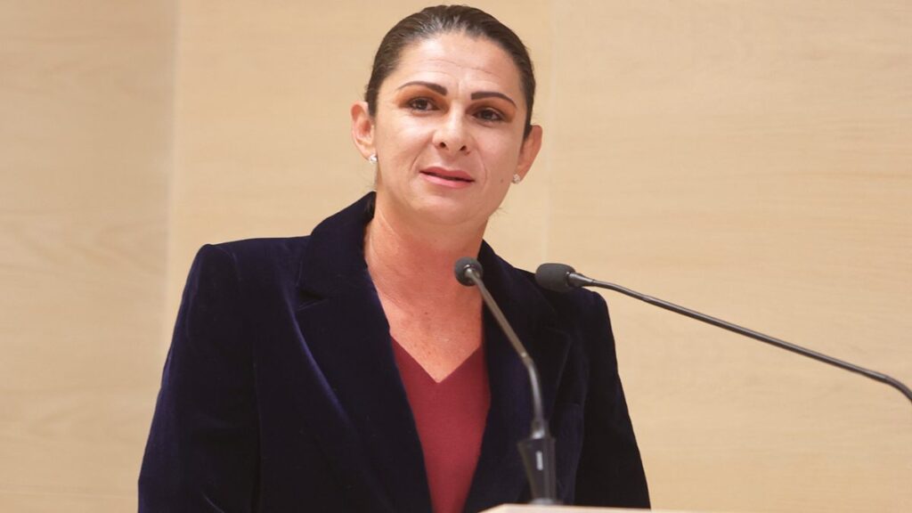 Guevara niega corrupción en la Conade