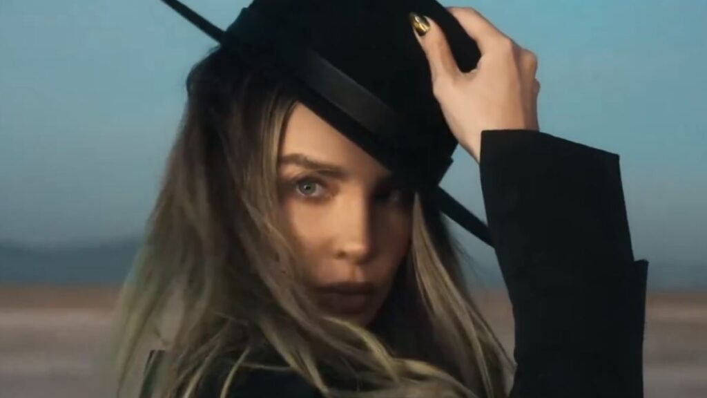 Belinda se olvida del pop y lanza su nuevo sencillo 'Cactus' al puro estilo bélico