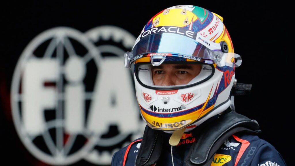 Checo Pérez busca un asiento de Fórmula 1 en 2026 | Reuters