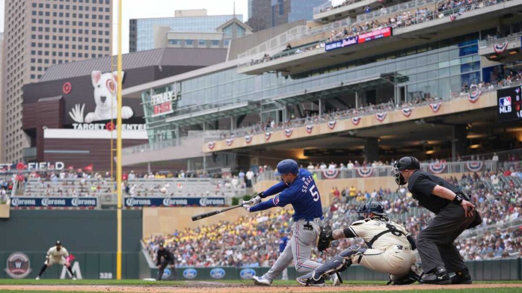 Con cuadrangulares de Corey Seager, los Rangers se llevan el triunfo ante Twins