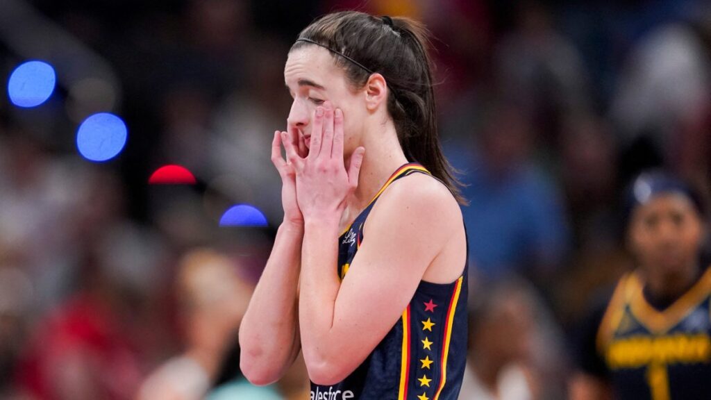 Breanna Stewart opaca el debut en casa de Caitlin Clark con una paliza ...