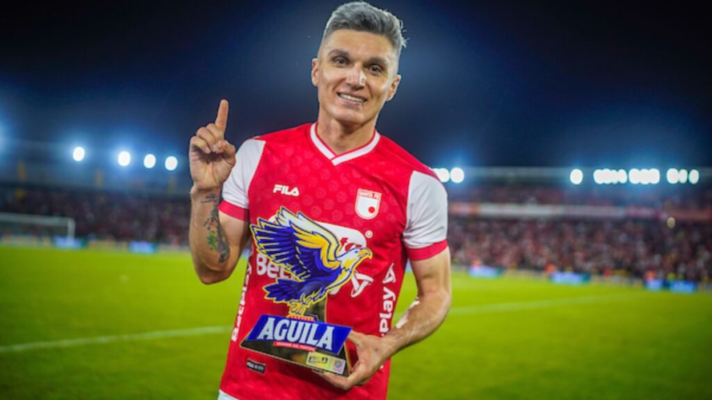 Daniel Torres, capitán de Santa Fe | VizzorImage.