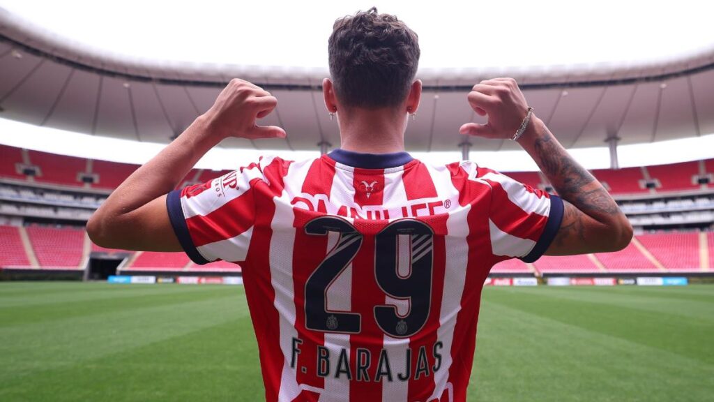 Las Chivas presumen a Fidel Barajas | X: @Chivas