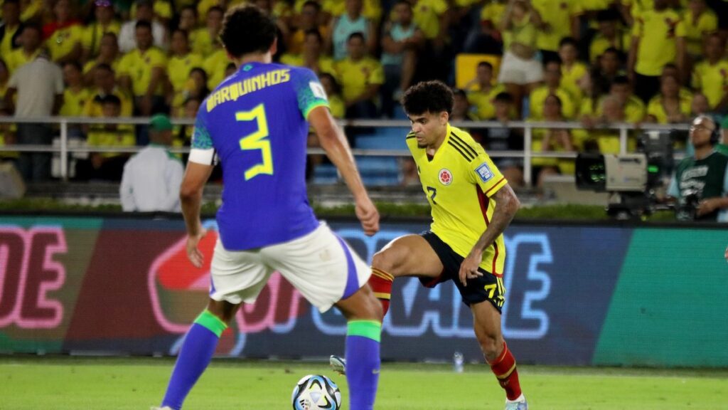 Marquinhos y Luis Díaz, en un partido anterior. - Vizzor Image.