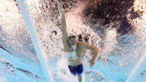 Highlights de natación en Paris 2024: Resultados de los preliminares 100m dorso femenil y 800m libres varonil