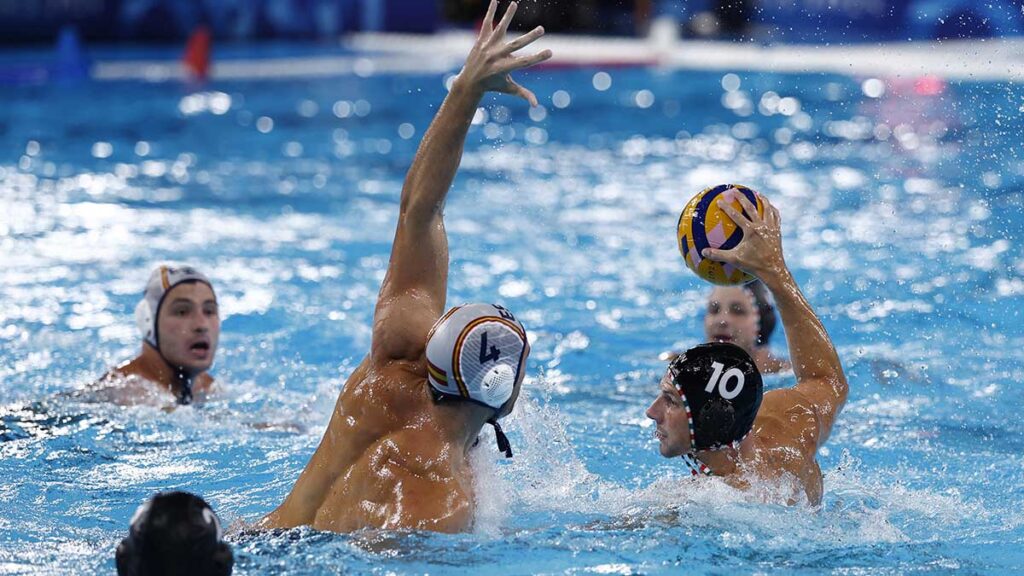 España supera a Hungría en el waterpolo varonil | Reuters