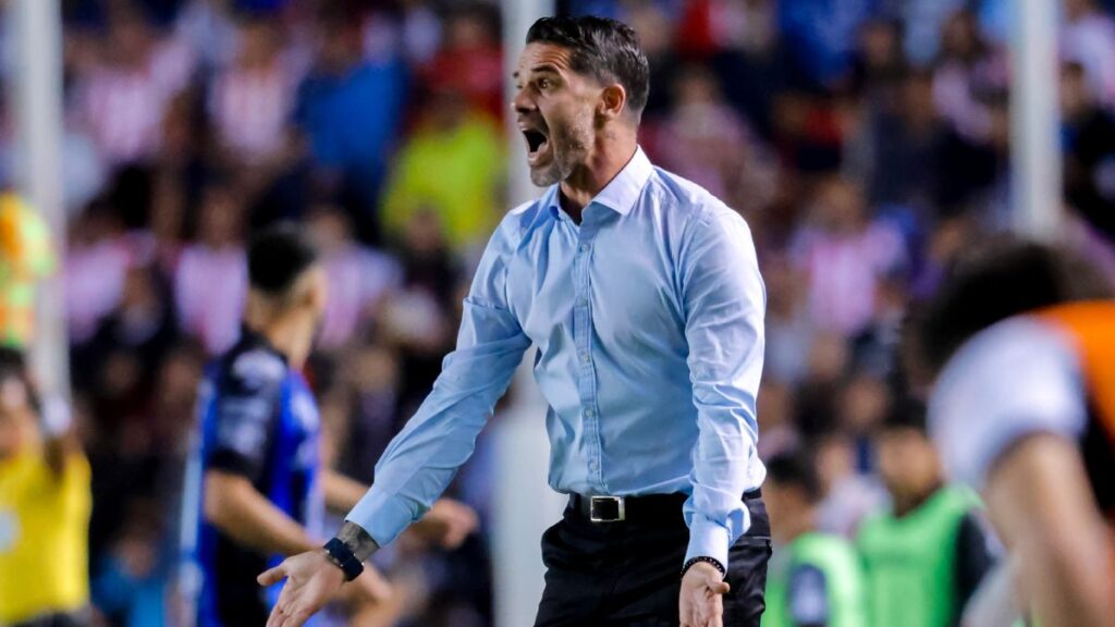 El futuro de Gago en Chivas está en el aire | Imago7