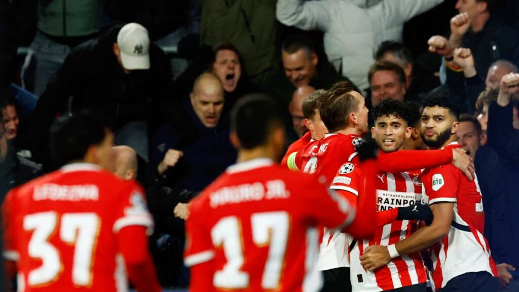 Ricardo Pepi celebra el gol del triunfo del PSV. Reuters