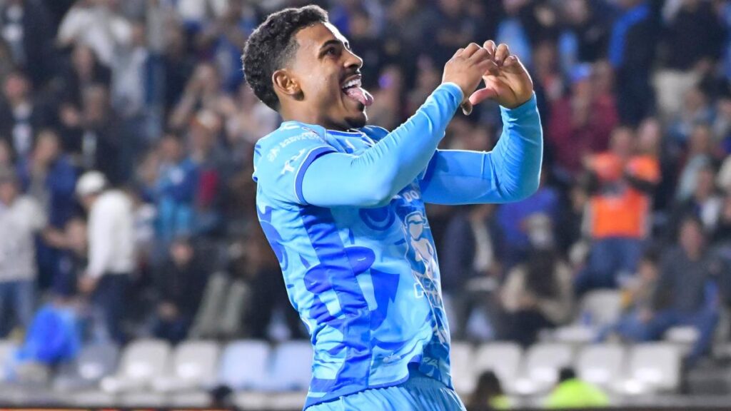 Pachuca firma espectacular remontada ante Puebla