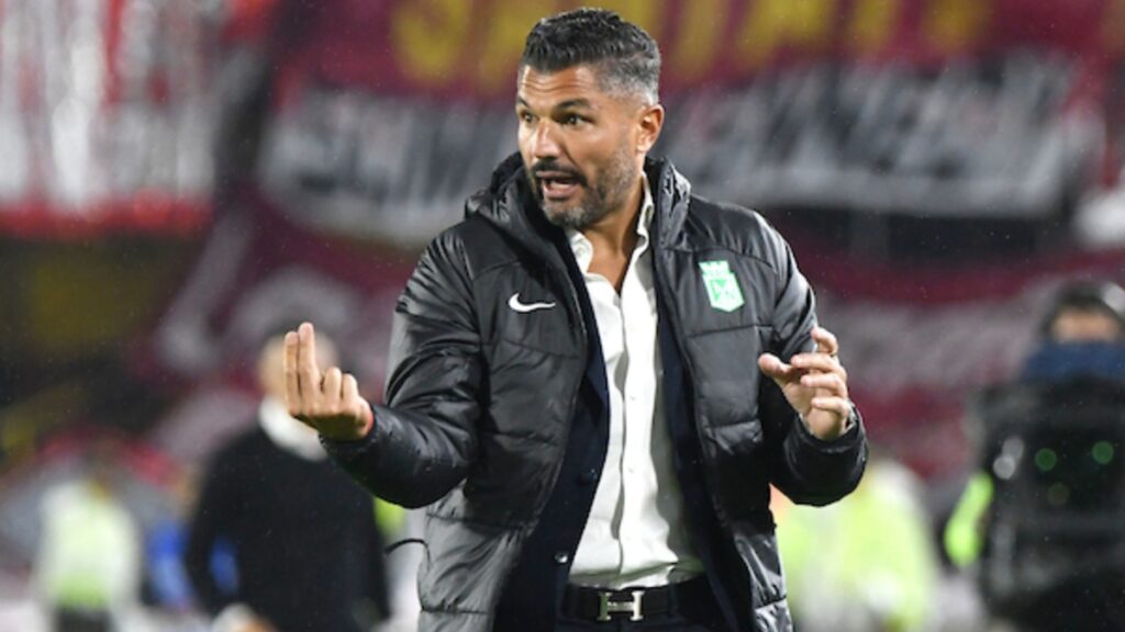 Javier Gandolfi, DT de Nacional | VizzorImage.