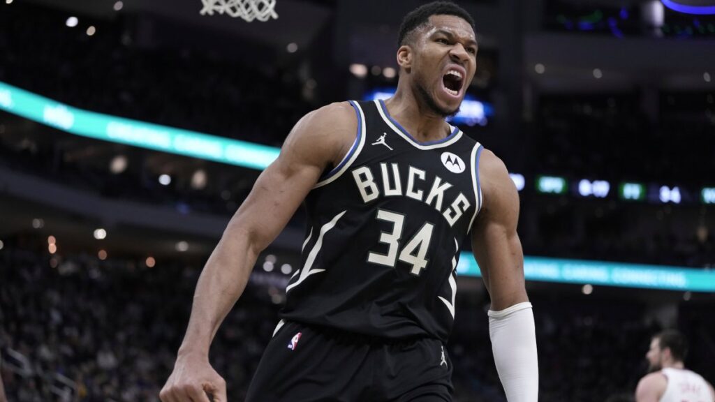 Antetokounmpo regresa y Bucks remontan en último cuarto para derrotar a Clippers