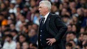 Carlo Ancelotti respalda la titularidad de Raúl Asencio tras recibir insultos en varios estadios