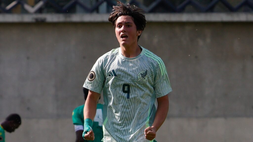 Aldo De Nigris hace goles con la selección mexicana | Imago7