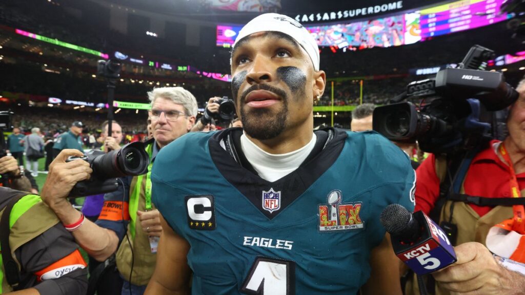 Jalen Hurts se colocó entre los mejores de la NFL | Reuters
