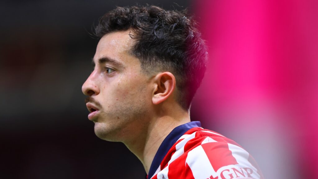 Alan Mozo en un juego con Chivas | Imago7