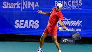 Learner Tien de tan solo 19 años hace historia y elimina a Alexander Zverev en el Abierto Mexicano Telcel 2025