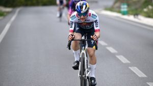 Etapa 1 de la Vuelta a Andalucía 2025: Maxim Van Gils le gana el último tramo al UAE Team y obtiene la victoria