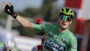 ¡De película! Sam Bennett se queda con la etapa 1 del Tour de la Provence