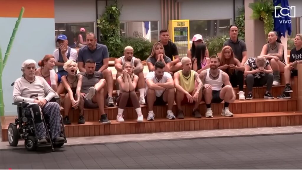 Todos los participantes de 'La Casa de los Famosos' en la prueba de presupuesto.