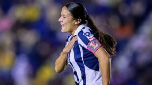 Rebeca Bernal se despide de Rayadas y el equipo retirará el número 4 en su honor