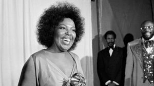 Muere Roberta Flack, cantante y pianista ganadora de un Grammy