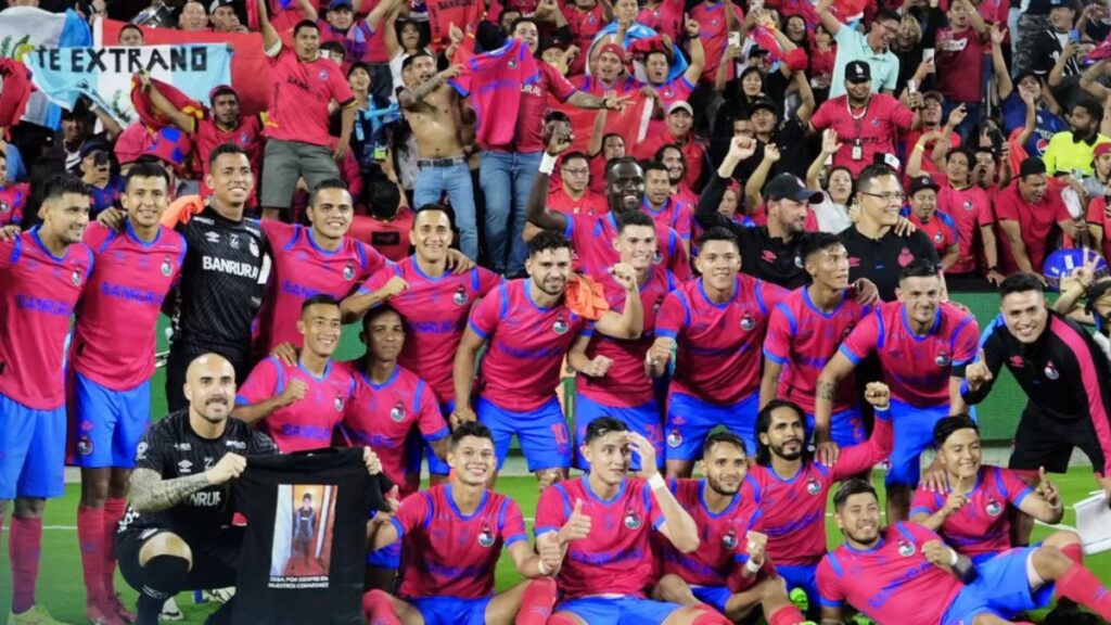 El clásico por la Copa Independencia, el de la discordia. (Rojos)