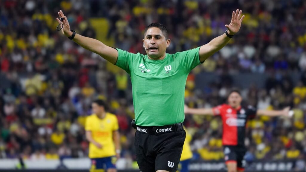El árbitro del Atlas vs América