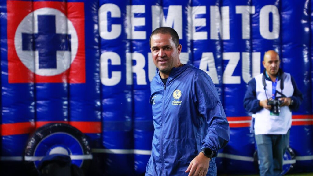 André Jardine en el Estadio Ciudad de los Deportes