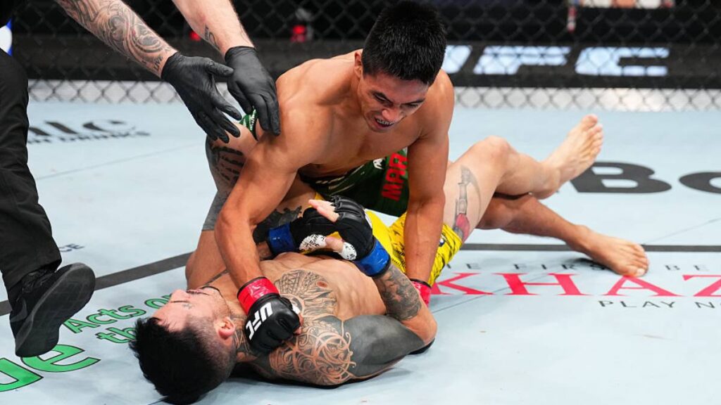 Debuta David Martínez en UFC con KO y hace historia al entrar en el octágono junto a su hermana Melissa