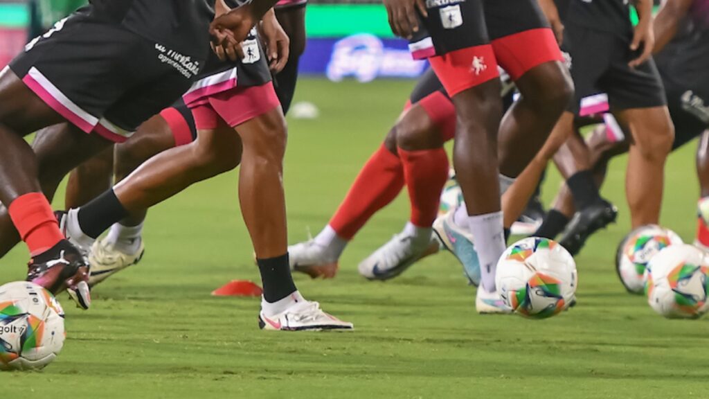Futbolistas colombianos | VizzorImage.