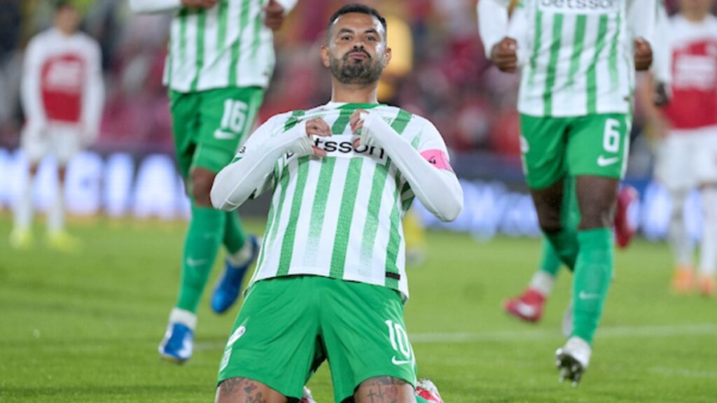 Edwin Cardona celebrando | VizzorImage.