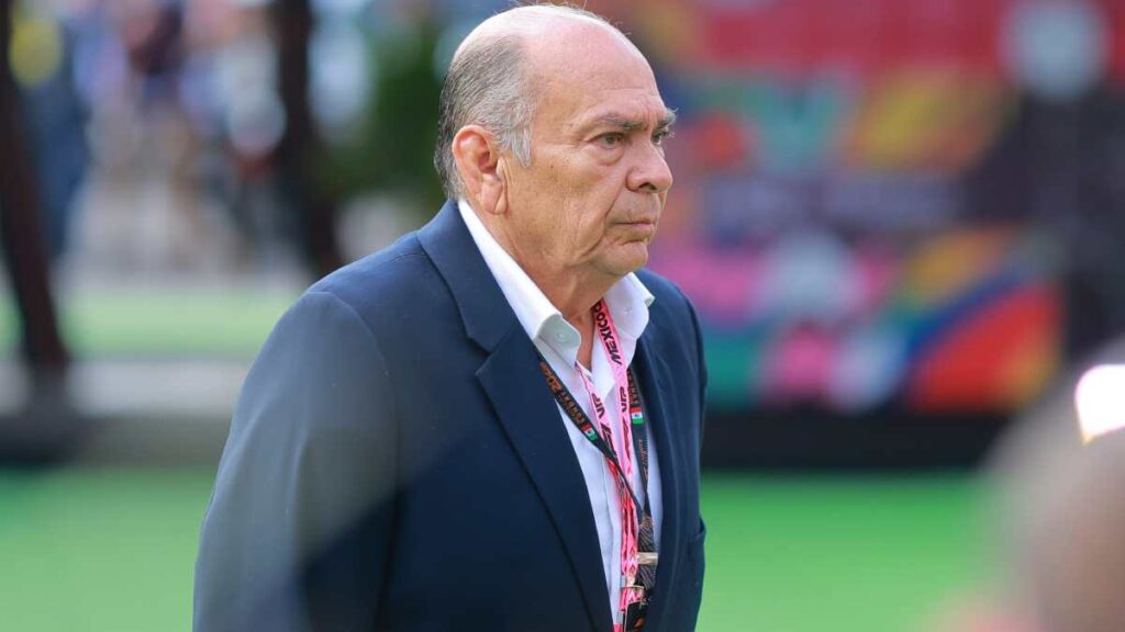 Papa de Checo Pérez pide que el fútbol mexicano aproveche la presencia de Sergio Ramos en el país